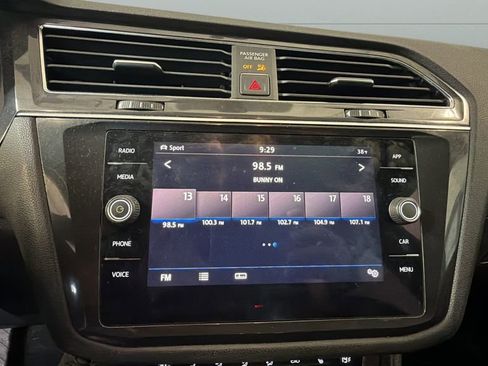 Used 2018 Volkswagen Tiguan SE image 20