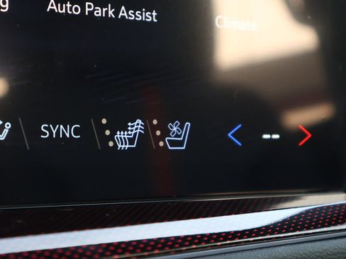 New 2026 Chevrolet Traverse RS w/ LPO, Floor Liner Package image 5