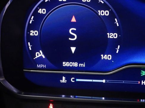 Used 2024 Chevrolet Suburban Premier image 40