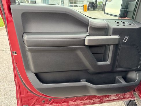 Used 2016 Ford F150 XLT w/ Equipment Group 302A Luxury AWD/4WD image 8