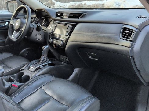 Used 2020 Nissan Rogue SL w/ Premium Package image 23
