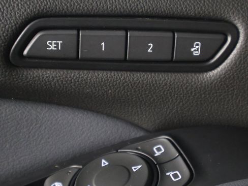 Used 2024 Buick Enclave Premium image 38