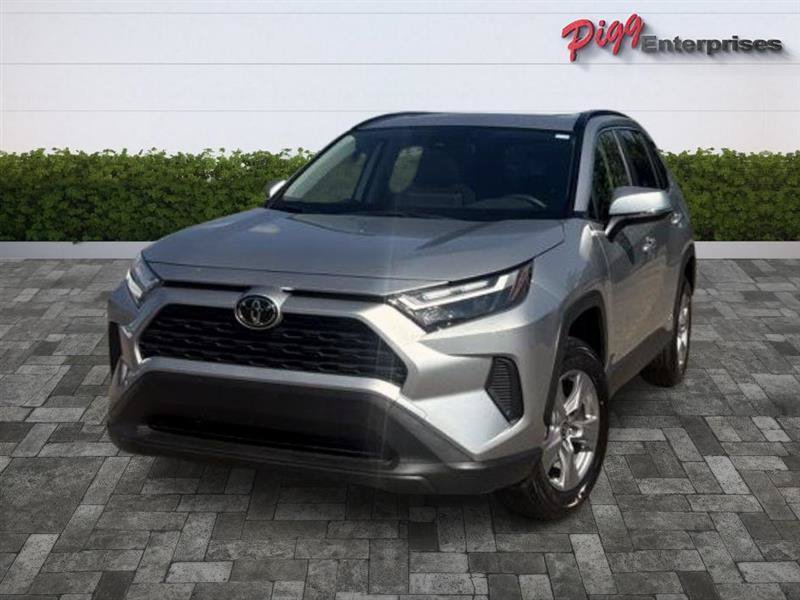 Used 2025 Toyota RAV4 XLE w/ Convenience Package AWD/4WD image 4