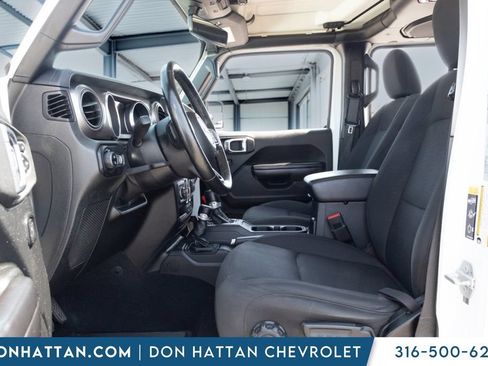 Used 2020 Jeep Gladiator Sport w/ Quick Order Package 24S AWD/4WD image 4