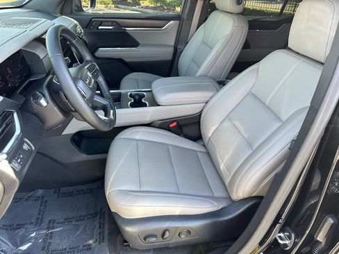 Used 2024 GMC Acadia Elevation image 23