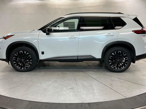New 2026 Nissan Rogue SV AWD/4WD image 2