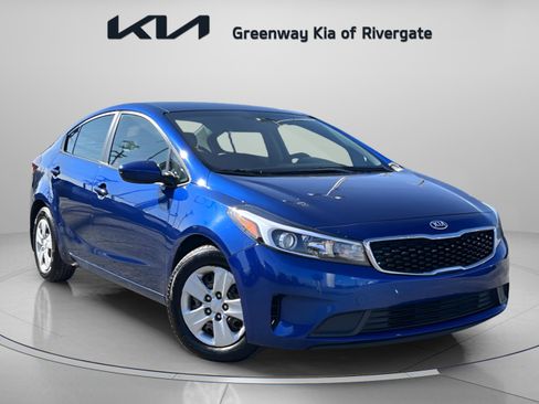 Used 2018 Kia Forte LX image 1
