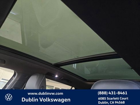 Certified 2023 Volkswagen Tiguan SE R-Line FWD image 17