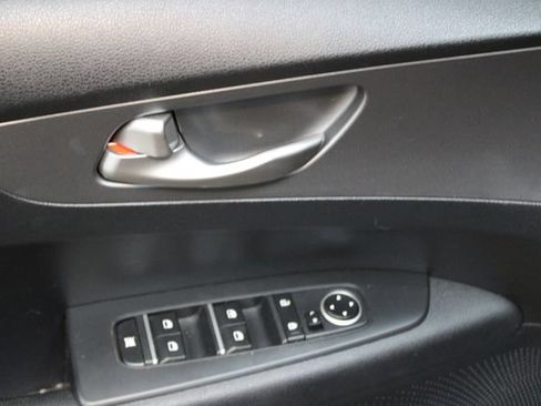 Used 2021 Kia Forte LXS FWD image 14