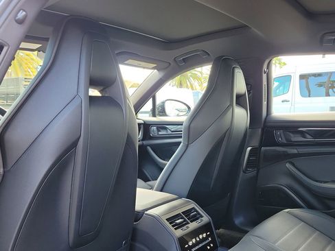 Used 2026 Porsche Panamera 4 image 12