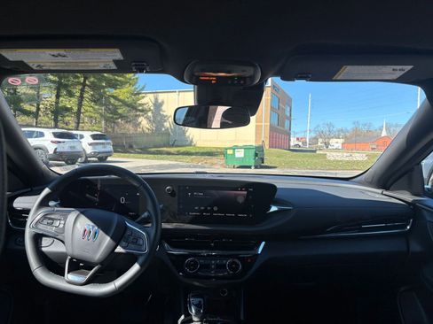 Used 2025 Buick Envista Sport Touring image 32