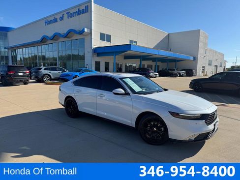 Used 2025 Honda Accord Touring image 1