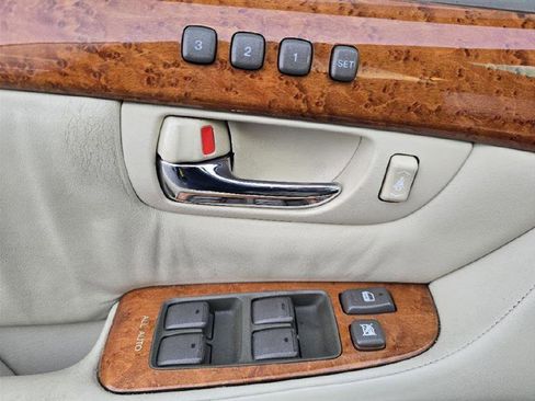 Used 2004 Lexus LS 430 image 37