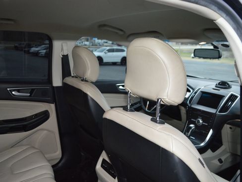 Used 2018 Ford Edge Titanium image 28