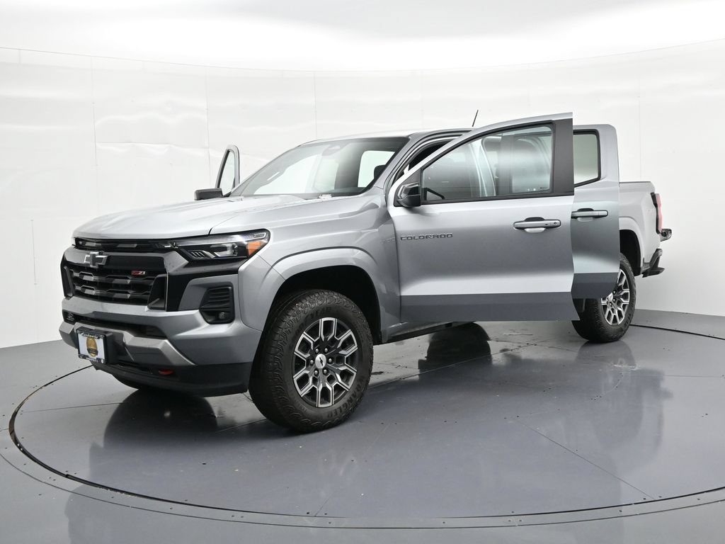 Used 2023 Chevrolet Colorado Z71 w/ Z71 Convenience Package 2 AWD/4WD image 30