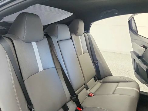 Used 2025 Toyota Camry SE FWD image 37