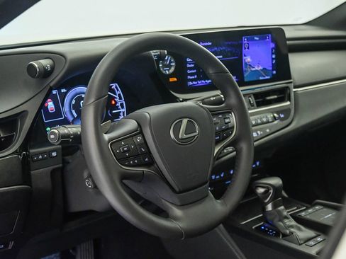 Used 2022 Lexus ES 300h w/ Premium Package FWD image 27