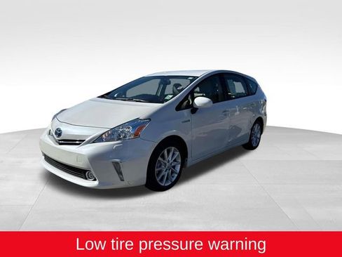 Used 2014 Toyota Prius V Five image 3