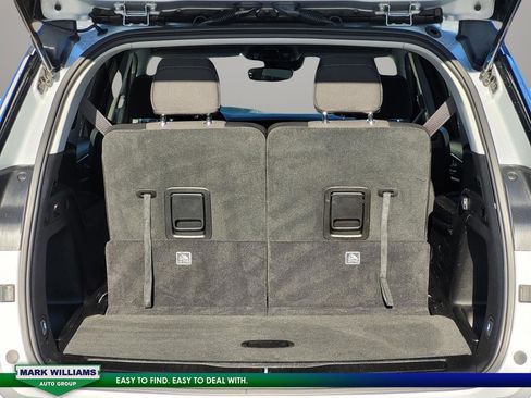 Used 2024 Jeep Grand Cherokee L Laredo image 29