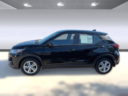 New 2025 Nissan Kicks Play S image 2