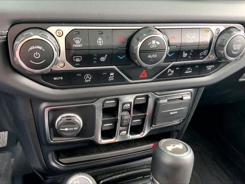 Used 2024 Jeep Wrangler Sahara w/ Safety Group image 32