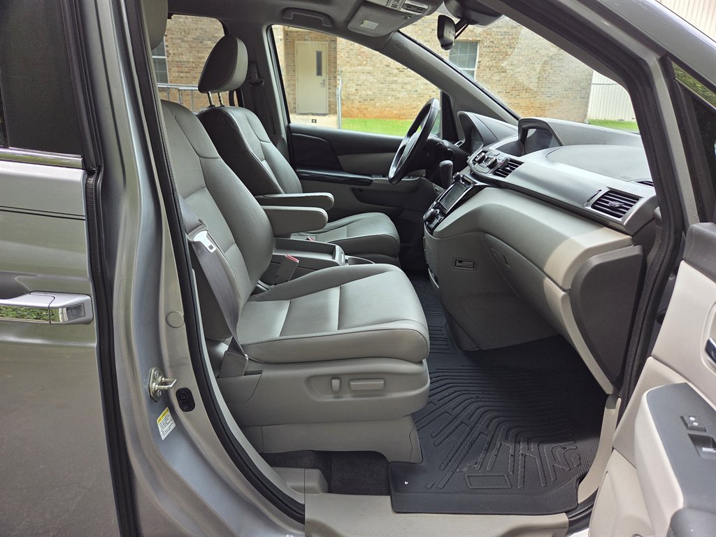 Used 2016 Honda Odyssey EX-L image 27