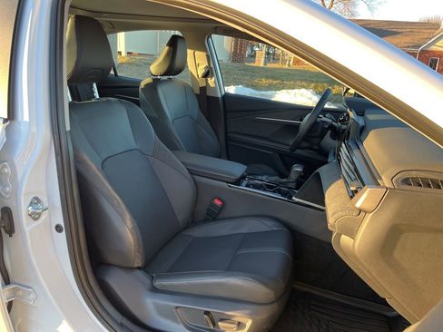 Used 2025 Toyota Camry XLE image 22