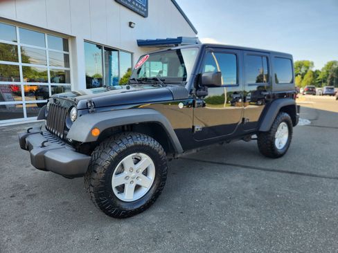 Used 2017 Jeep Wrangler Unlimited Sport AWD/4WD image 8