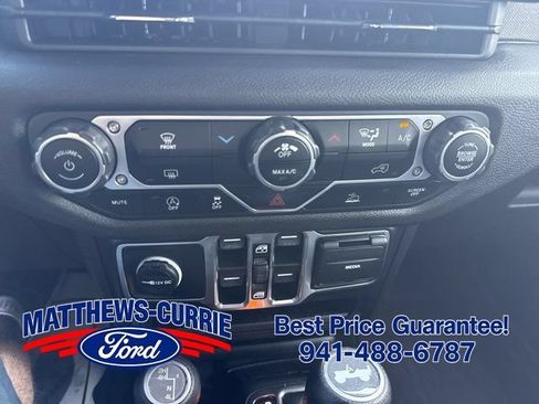 Used 2024 Jeep Wrangler Unlimited Sport AWD/4WD image 19