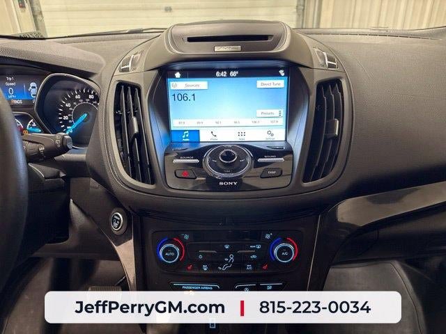 Used 2017 Ford Escape Titanium FWD image 18