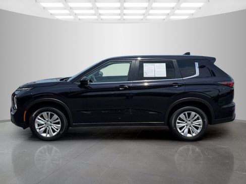 Used 2025 Mitsubishi Outlander ES AWD/4WD image 3