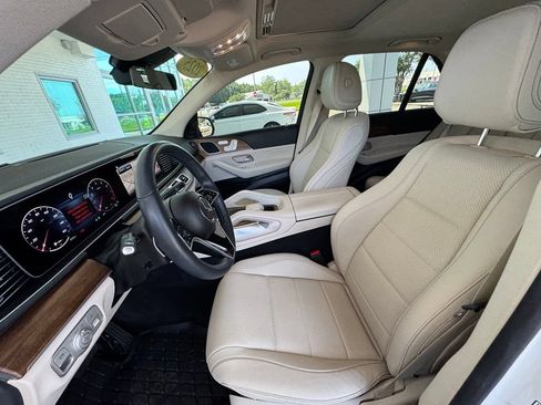 Used 2025 Mercedes-Benz GLE 350 4MATIC image 9