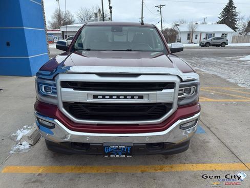 Used 2017 GMC Sierra 1500 SLT image 3