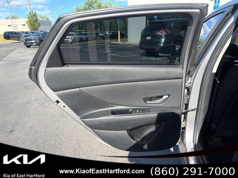 Used 2024 Hyundai Elantra SEL w/ Convenience Package FWD image 18