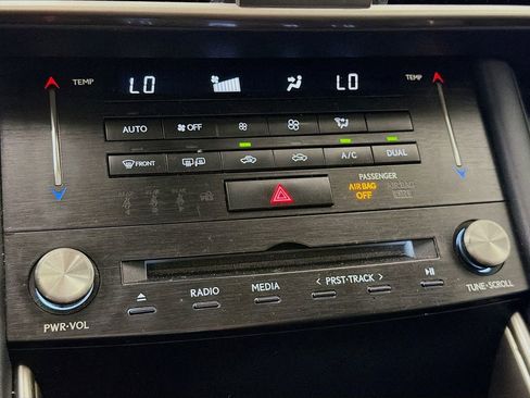 Used 2017 Lexus IS 200t image 20