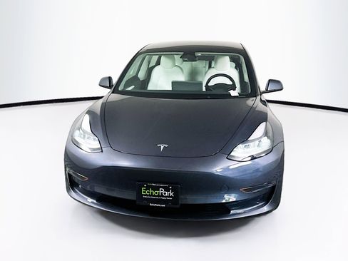 Used 2023 Tesla Model 3 Standard Range image 2