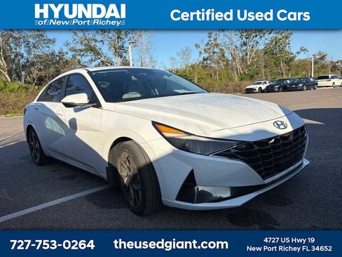 Certified 2022 Hyundai Elantra Limited image 4