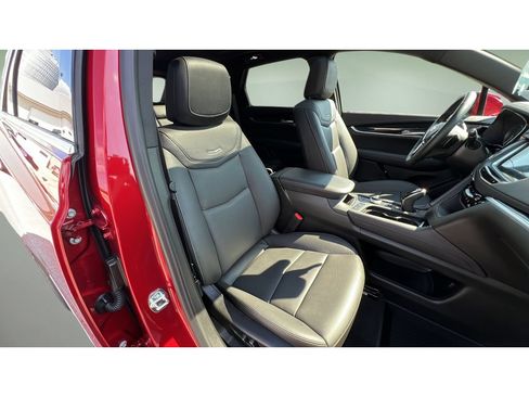 Certified 2026 Cadillac XT5 Premium Luxury w/ Driver Assist Package AWD/4WD image 32