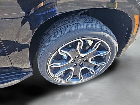 New 2026 Chevrolet Suburban RST w/ RST Capability Package image 14