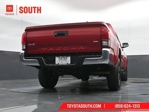 Used 2023 Toyota Tacoma SR5 AWD/4WD image 33