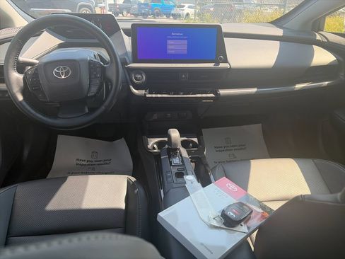 Used 2025 Toyota Prius AWD image 16