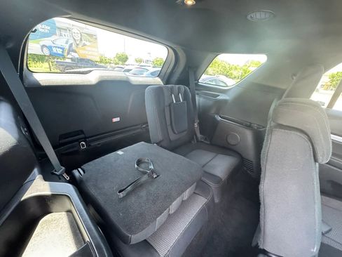 Used 2016 Ford Explorer XLT w/ Equipment Group 201A AWD/4WD image 22