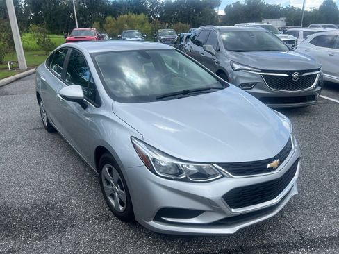 Used 2018 Chevrolet Cruze LS FWD image 2