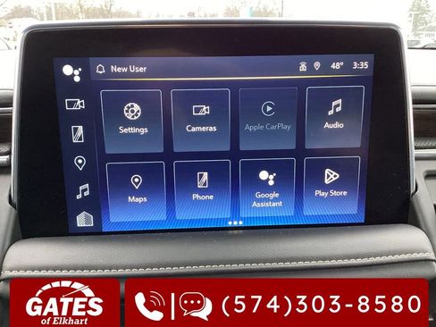 Used 2023 Chevrolet Suburban Premier image 3