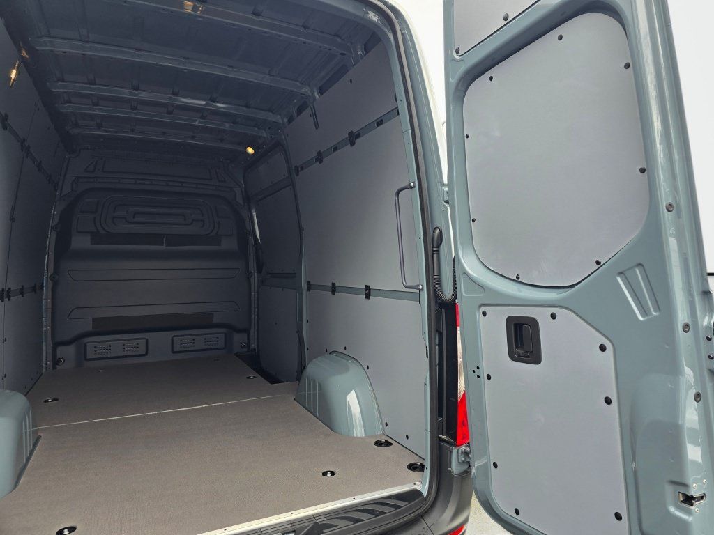 New 2025 Mercedes-Benz Sprinter 2500 image 16