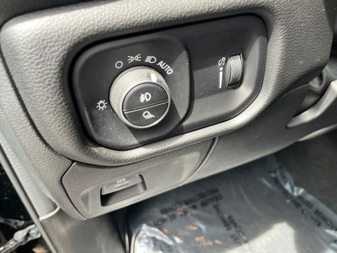 Used 2023 RAM 1500 Big Horn AWD/4WD image 16