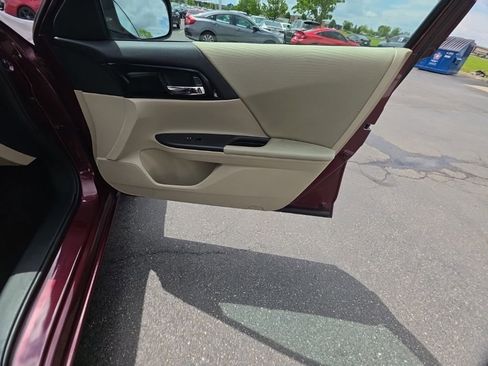 Used 2016 Honda Accord LX image 29