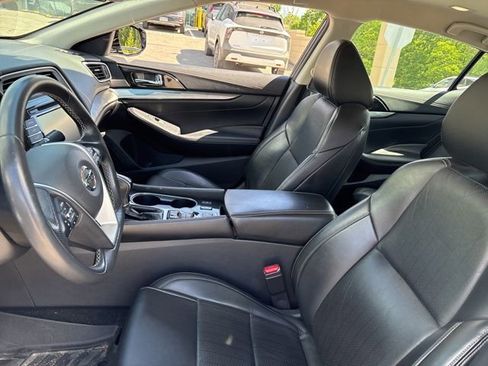 Used 2020 Nissan Maxima 3.5 SV w/ Floor Mat Group FWD image 9
