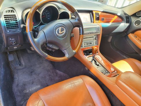 Used 2004 Lexus SC 430 Convertible RWD image 16