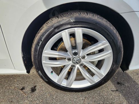 Used 2018 Volkswagen Passat 2.0T SE image 6